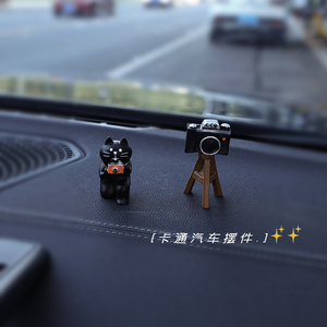 日式猫咪三脚架拍照机迷你车内摆件拍摄道具工艺品车载装饰小众