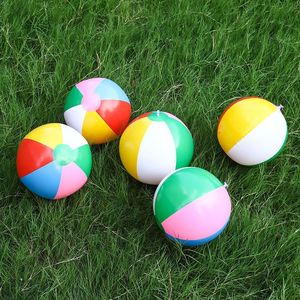 供应直径22CM 彩色PVC充气沙滩球六片球海滩球洗澡玩具球6片彩球