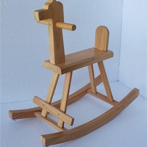 木马儿童摇摇马实木制坐椅宝宝2-4周岁生日六一礼物男孩摆件可玩