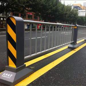 成都市政道路护栏隔离栏机非人行道围栏中央防撞栏杆栅栏安全护栏