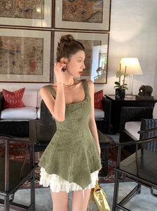 新中式不规则上衣毛边吊带短裙子2024年新款夏季收腰绿色连衣裙女