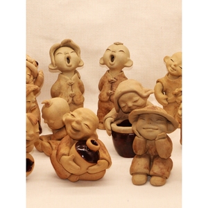 小陶娃娃茶宠摆件幼儿园摆件手工陶艺创意泥人陶土娃娃人物陶瓷娃