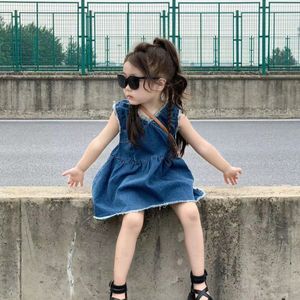 巴拉巴拉韩版女童牛仔毛边连衣裙夏季新款儿童洋气时髦无袖背心裙