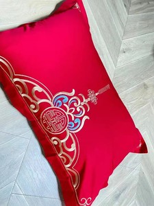 全棉枕套 大红色贡缎刺绣枕头结婚床上用品 一对装鸳鸯 48*74CM