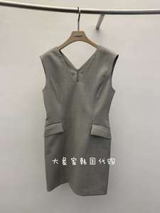 WIDA-P韩国东大门代购2024年春夏新款纯色时尚洋气性感V领连衣裙