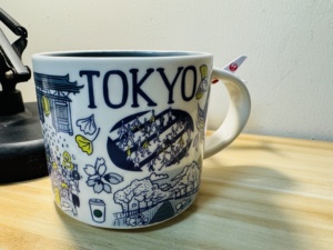 日本星巴克starbucks东京蓝红马克杯涂鸦杯纪念品水杯城市陶瓷杯