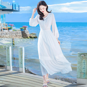 白色连衣裙法式高级感气质长裙子2024春季新款旅游度假沙滩裙仙女