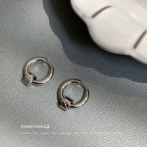 SUNNYZOO | 圆圈耳扣 小众设计菱格纹性冷淡风金属耳环无性别耳圈