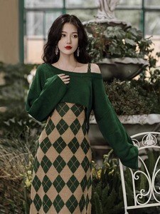 谷七七GUQIQI法式绿色格子针织毛衣背带裙子秋冬气质打底加厚套装
