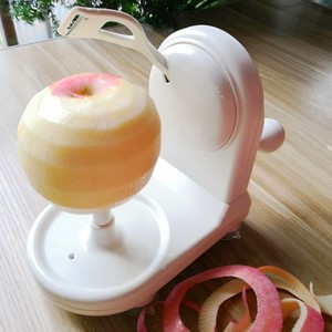 日本进口新款手摇苹果削皮器旋转式水果刀不锈钢刨皮神器削果机