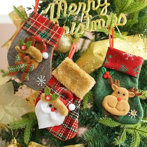 圣诞节装饰品袜子礼物袋大小号节日装扮挂件挂饰儿童派对场景布置
