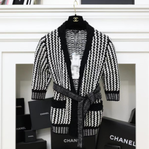 乌龙中古Chanel黑白拼色两口袋半袖针织开衫外套