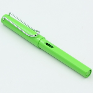 德国 拉美 Safari 狩猎者 苹果绿  钢笔 配上墨器