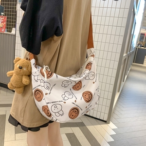 日本GP卡通斜挎包包女大容量休闲帆布包日系可爱学生邮差包单肩包