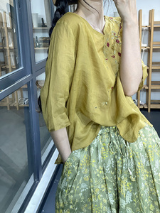 日系高端外贸出口尾单复古刺绣花苎麻上衣宽松森女减龄中袖T恤衫