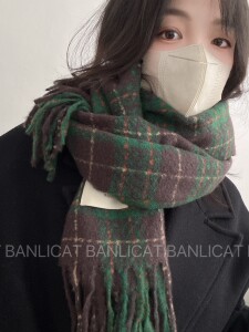 Banlicat秋冬保暖新品加大加厚墨绿色显白流苏围巾女格子披肩围脖