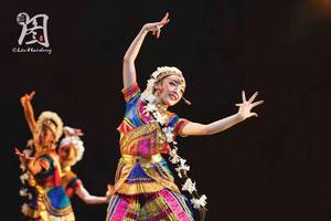第九届小荷风采月亮的眼睛舞蹈演出服民族印度舞新疆舞儿童表演服