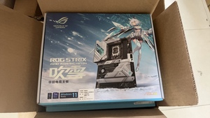 华硕 玩家国度 ROG STRIX Z690-A GAMING WIFI D5吹雪