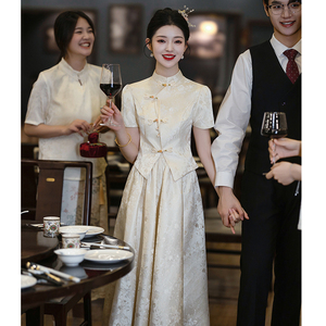 香槟色订婚旗袍小个子新中式结婚礼服连衣裙新娘套装改良高级感女