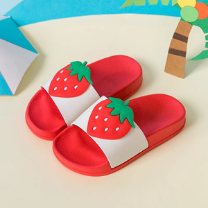 女孩拖鞋儿童夏季卡通草莓凉拖可爱小孩防滑洗澡专用2024新款鞋拖