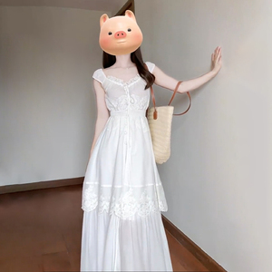 法式蕾丝花边高级感气质白色连衣裙子女夏季度假甜美初恋仙女长裙