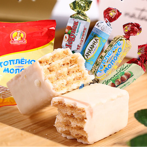 俄罗斯进口酸奶巧克力糖果士力榛子味架威化奶罐年货喜糖零食品