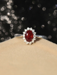缅甸鸽血红红宝石钻石戒指女款戒指戴妃款珠宝人工培育彩宝可定制