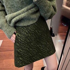 肌理提花短裙冬季韩版原创设计小个子显瘦高腰a字半身裙绿色女装