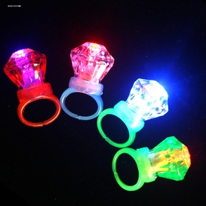 日韩儿童发光戒指卡通女孩红蓝闪光指环玩具节日礼物