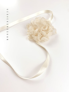KONGSHAN 米色颈花项链设计感山茶花时尚性感颈链搭配饰物choker