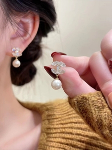 设计感锆石珍珠耳环女小众独特轻奢法式耳钉高级感时尚精致耳饰