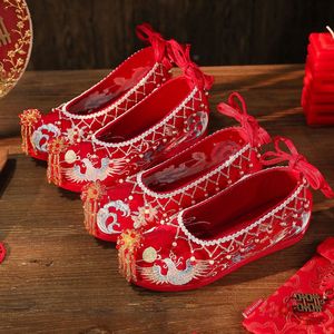 原创中式秀新娘禾服婚鞋古风流苏内增高复古红色重工刺绣汉服婚鞋