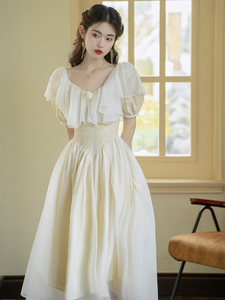 法式在逃公主小众复古vintage轻婚纱旅拍写真蕾丝森系茶歇连衣裙