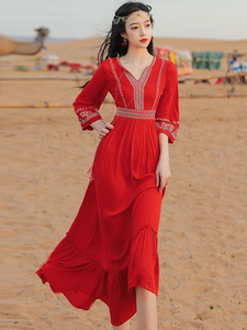 红色连衣裙夏女长袖新疆旅游穿搭沙漠长裙拍照沙滩裙海边度假超仙