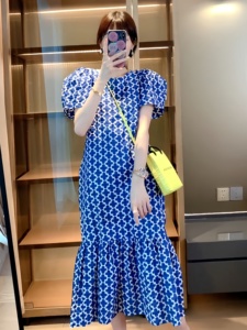 韩国东大门春季新款蓝色四叶草设计法式优雅泡泡袖鱼尾裙摆连衣裙