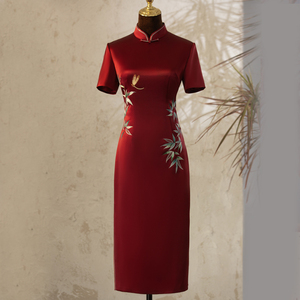 妈妈装婚宴旗袍2024年春夏季新款高贵喜婆婆刺绣红色结婚高端礼服