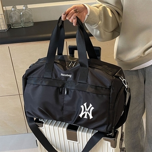 NY&NB短途旅行包轻便运动健身包大容量手提带鞋位学生斜挎行李袋
