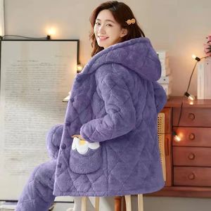 睡衣女冬季三层加厚加绒夹棉袄法兰绒保暖中长款家居服可外穿套装