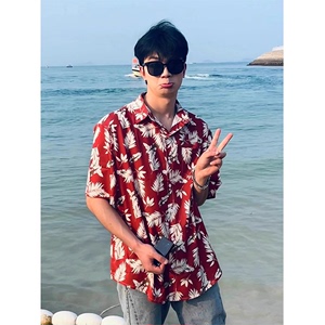 夏威夷泰国花衬衫男款短袖夏季冰丝防晒海边沙滩枫叶红衬衣五分袖