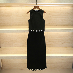 SANDRO SIVOS深圳南油高端女装黑色亮片花朵针织背心+半身裙套装