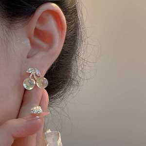 日韩精致时尚小巧锆石珍珠樱桃小耳钉女s925银针气质简约设计耳环