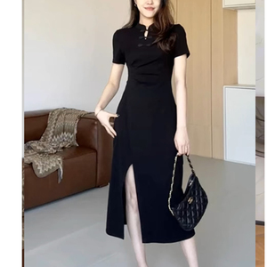 新中式改良旗袍复古赫本风小黑裙子大码小众设计高级感开叉连衣裙