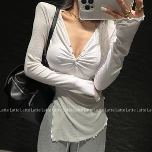 韩国低胸V领抽褶性感心机设计感垫肩木耳边长袖T恤打底衫上衣女
