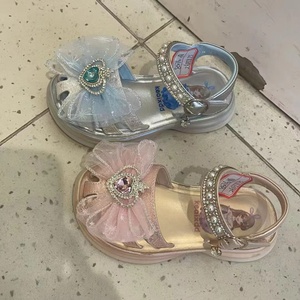 X8517一线品牌女宝宝中大童夏季艾莎公主凉鞋包头凉鞋上线软舒适