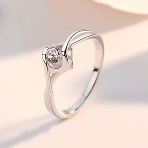 正品纯银戒指女小众设计高级感天使之吻送女友求婚仿真莫桑石钻戒