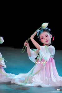 儿童汉服演出服采莲中国风古典舞服有位姑娘小城谣胭脂妆江南少女