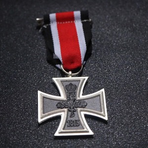 普鲁士二级铁十字军迷胸针铁十字徽章复刻挂件勋章二战德军勋章针