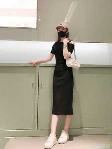 GW01127-正-清新却性感露肩显身材连衣裙-气质chic小黑裙知性
