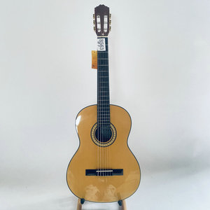 古典吉他 39英寸歌莉娅CARAYA木吉他原木色云杉+桃花心木箱体库存