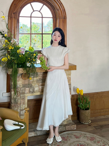 法式蕾丝精致气质白色连衣裙女夏新款收腰显瘦短袖不规则长款裙子